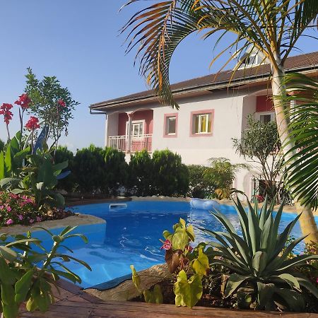 Residence Jardin Tropical Яунде Экстерьер фото
