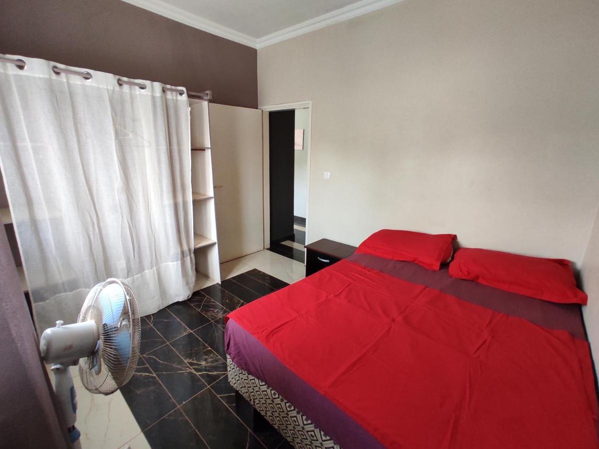 Residence Jardin Tropical Яунде Экстерьер фото
